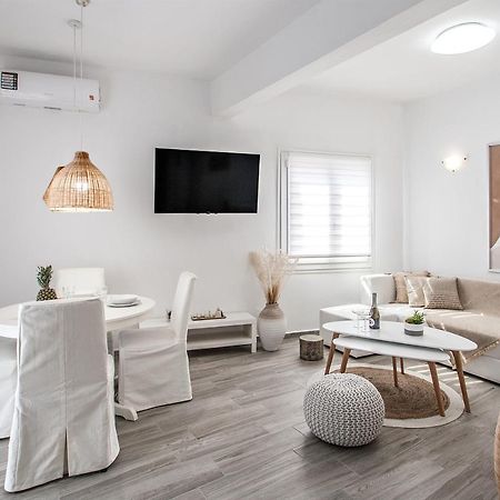 Capolavoro, Boutique Apartment With Unique Rooftop Скиатос Екстериор снимка