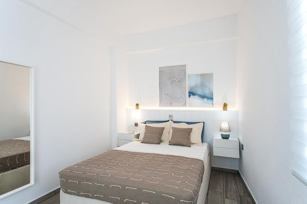 Capolavoro, Boutique Apartment With Unique Rooftop Скиатос Екстериор снимка