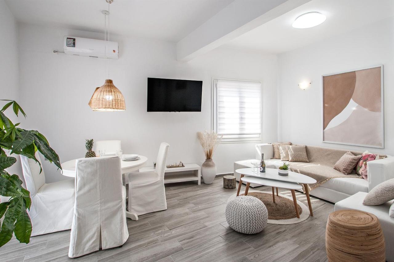 Capolavoro, Boutique Apartment With Unique Rooftop Скиатос Екстериор снимка