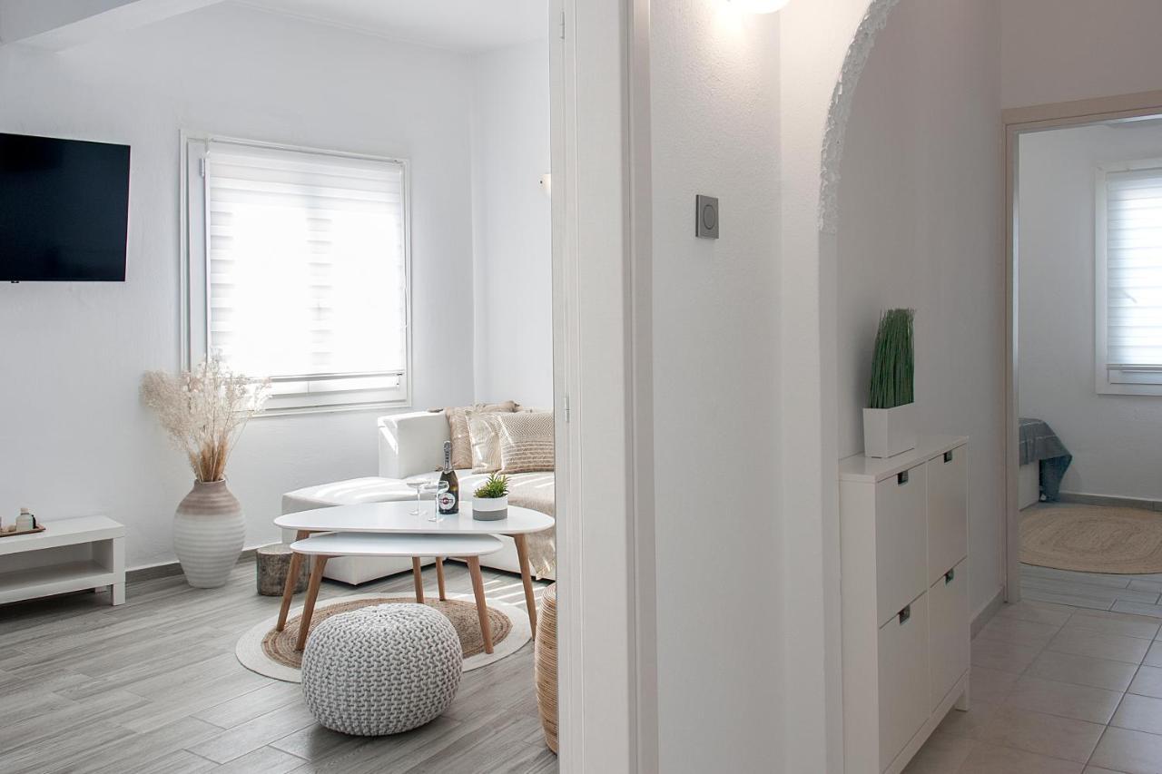 Capolavoro, Boutique Apartment With Unique Rooftop Скиатос Екстериор снимка