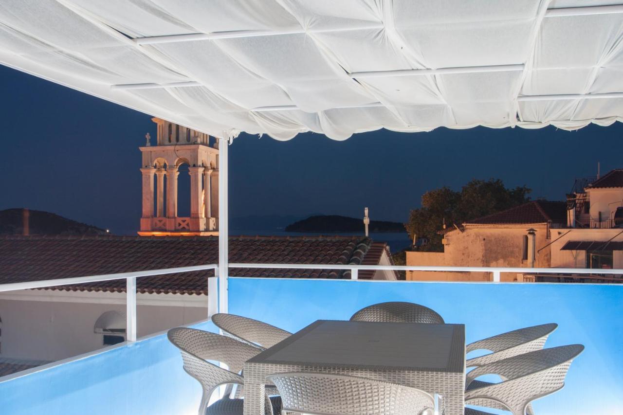 Capolavoro, Boutique Apartment With Unique Rooftop Скиатос Екстериор снимка