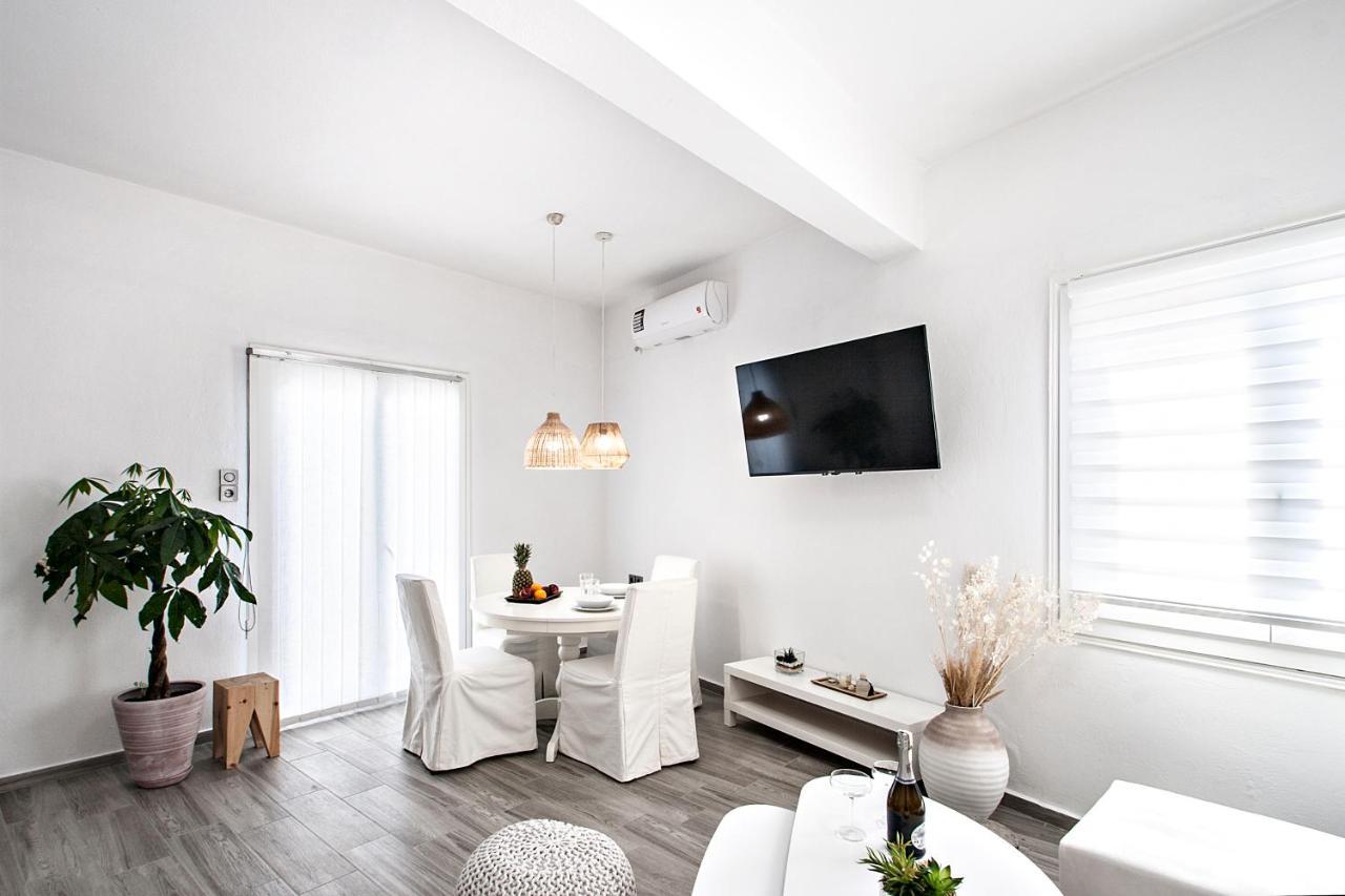 Capolavoro, Boutique Apartment With Unique Rooftop Скиатос Екстериор снимка