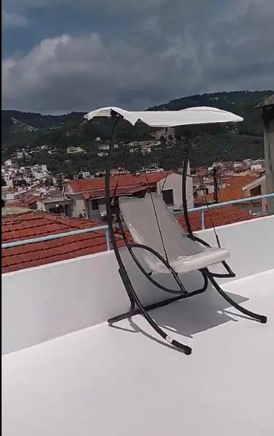 Capolavoro, Boutique Apartment With Unique Rooftop Скиатос Екстериор снимка